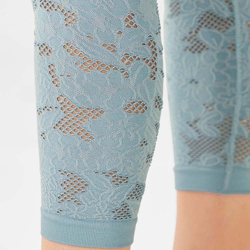New FABLETICS Elise Seamless Capri Size L NWT - Picture 3 of 5
